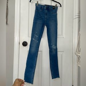 NWT HIGH RISE ABERCROMBIE & FITCH JEAN LEGGING